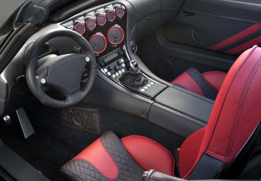 Интерьер Wiesmann MF4 Roadster 2009 года  (фото 5 из 22)
